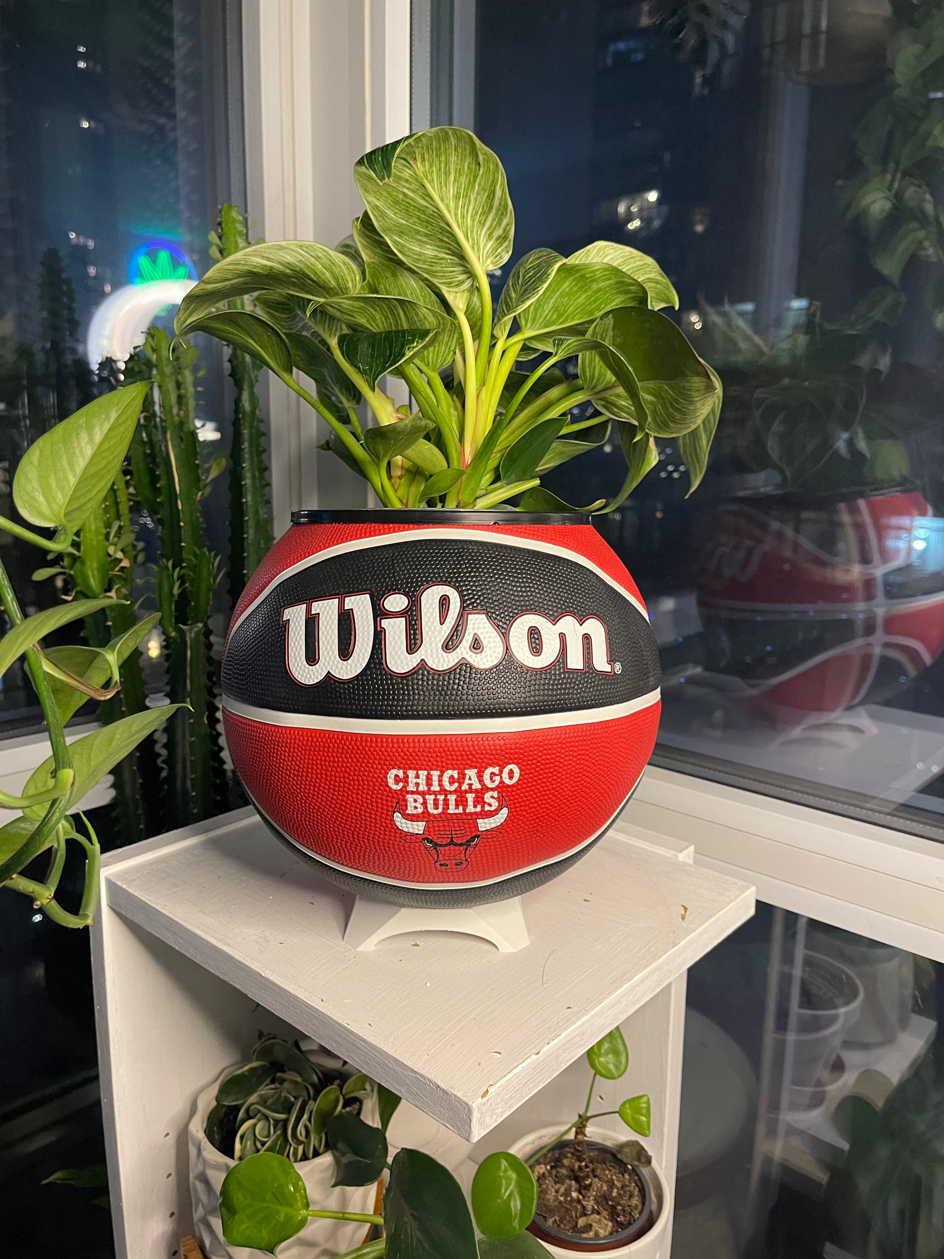 Large Basketball Planter (Chicago Bulls)
