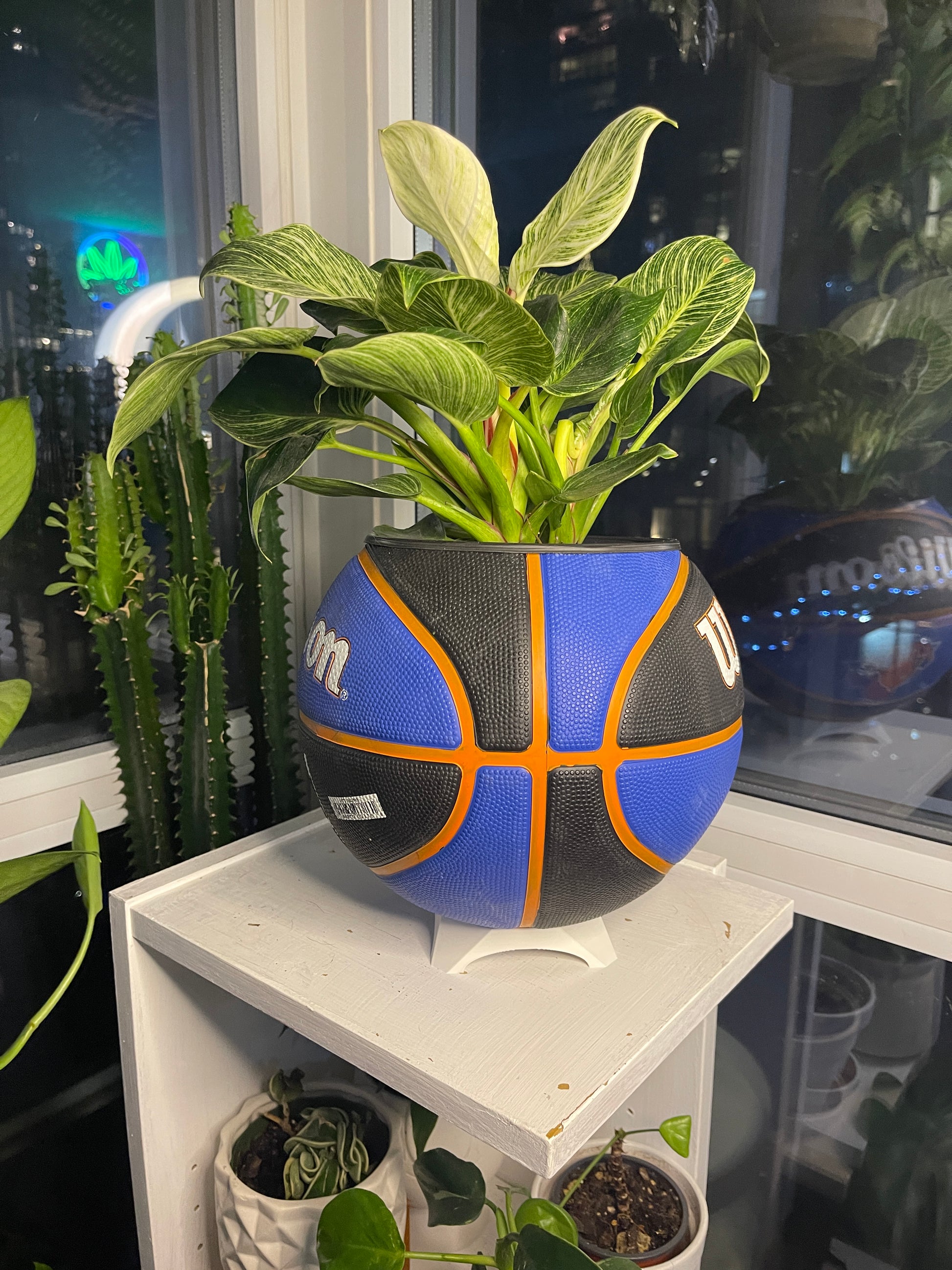 Large Basketball Planter (New York Knicks Original)