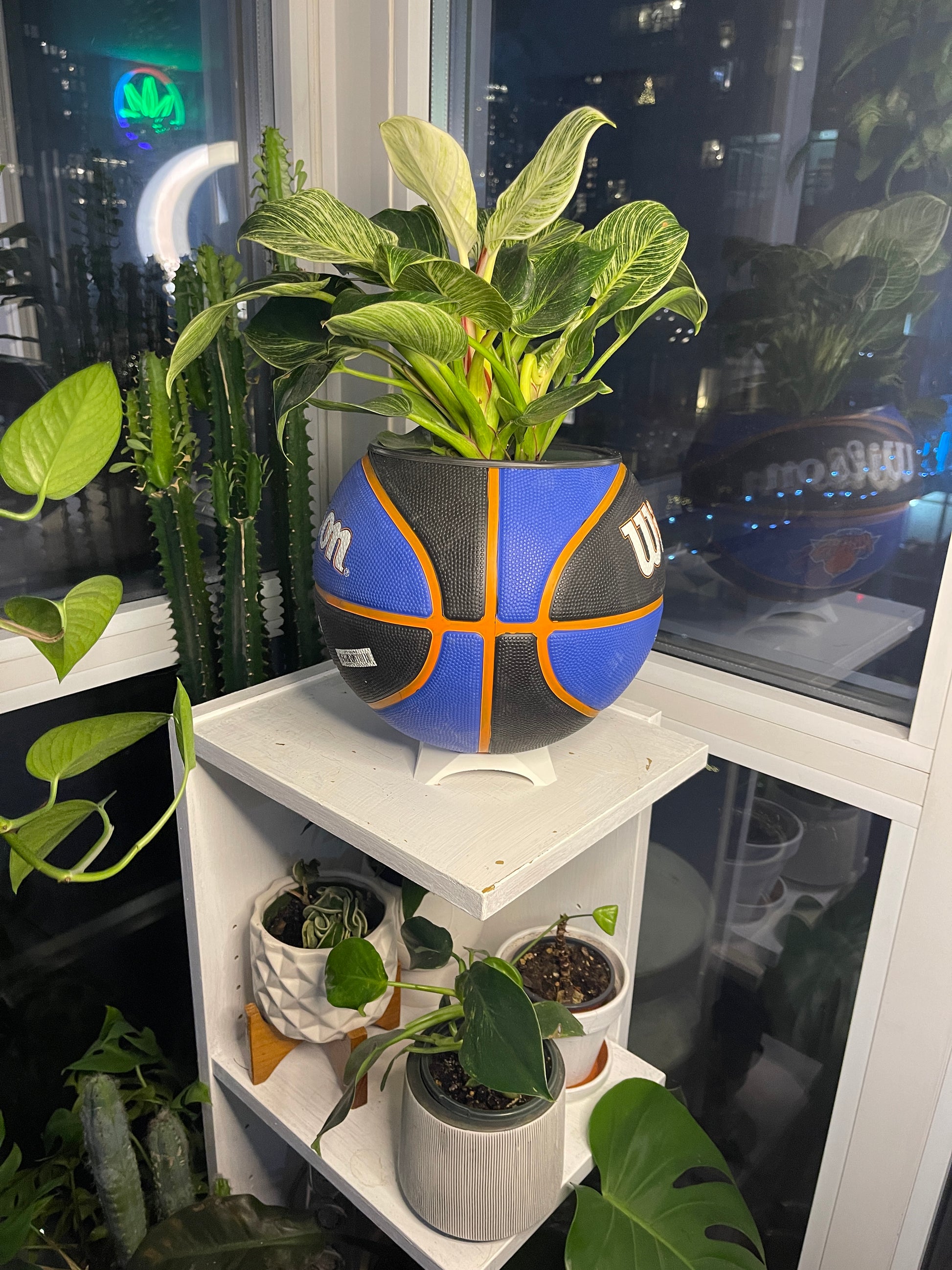 Large Basketball Planter (New York Knicks Original)