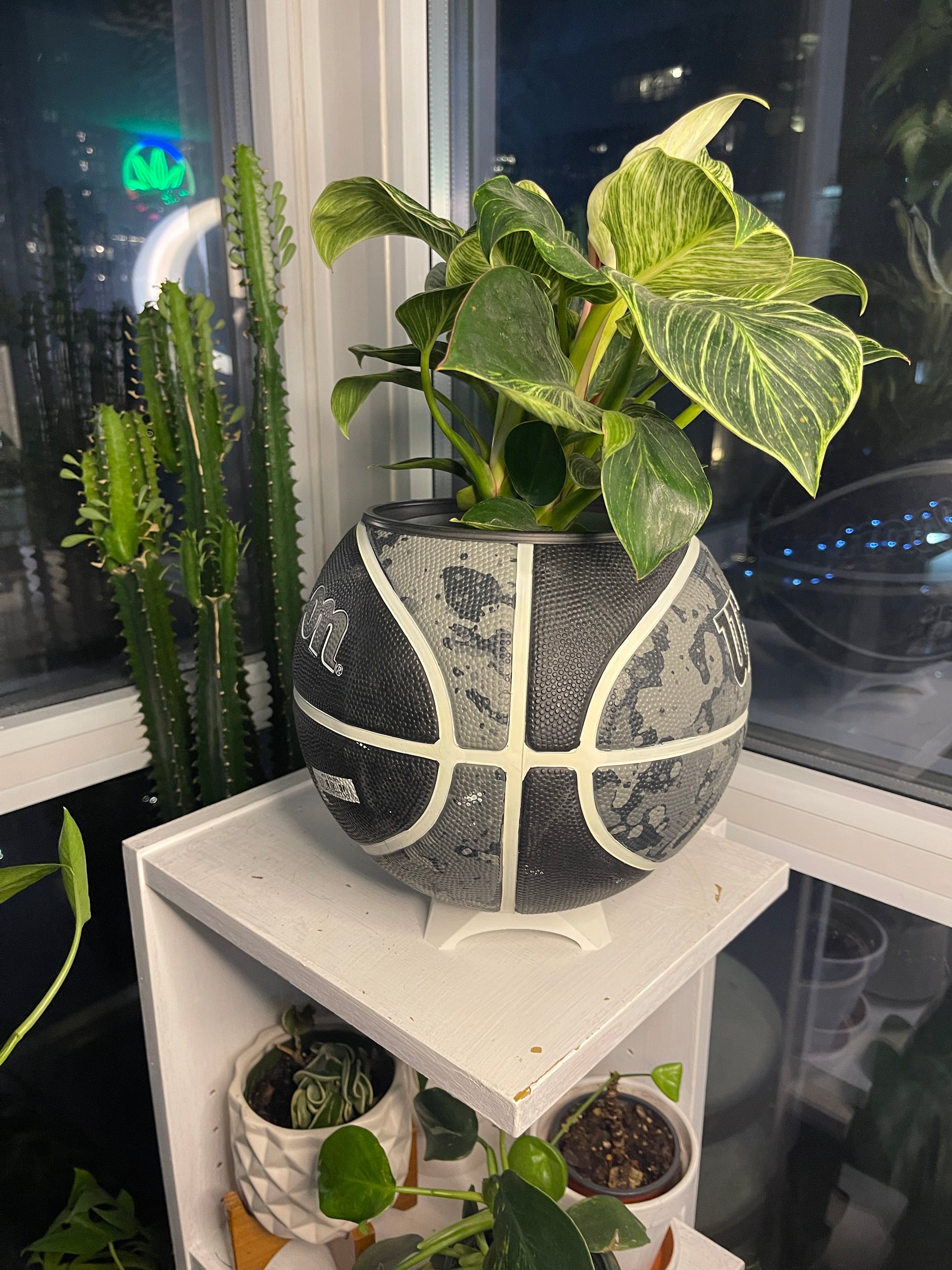 Large Basketball Planter (Brooklyn Nets - Tie Dye)