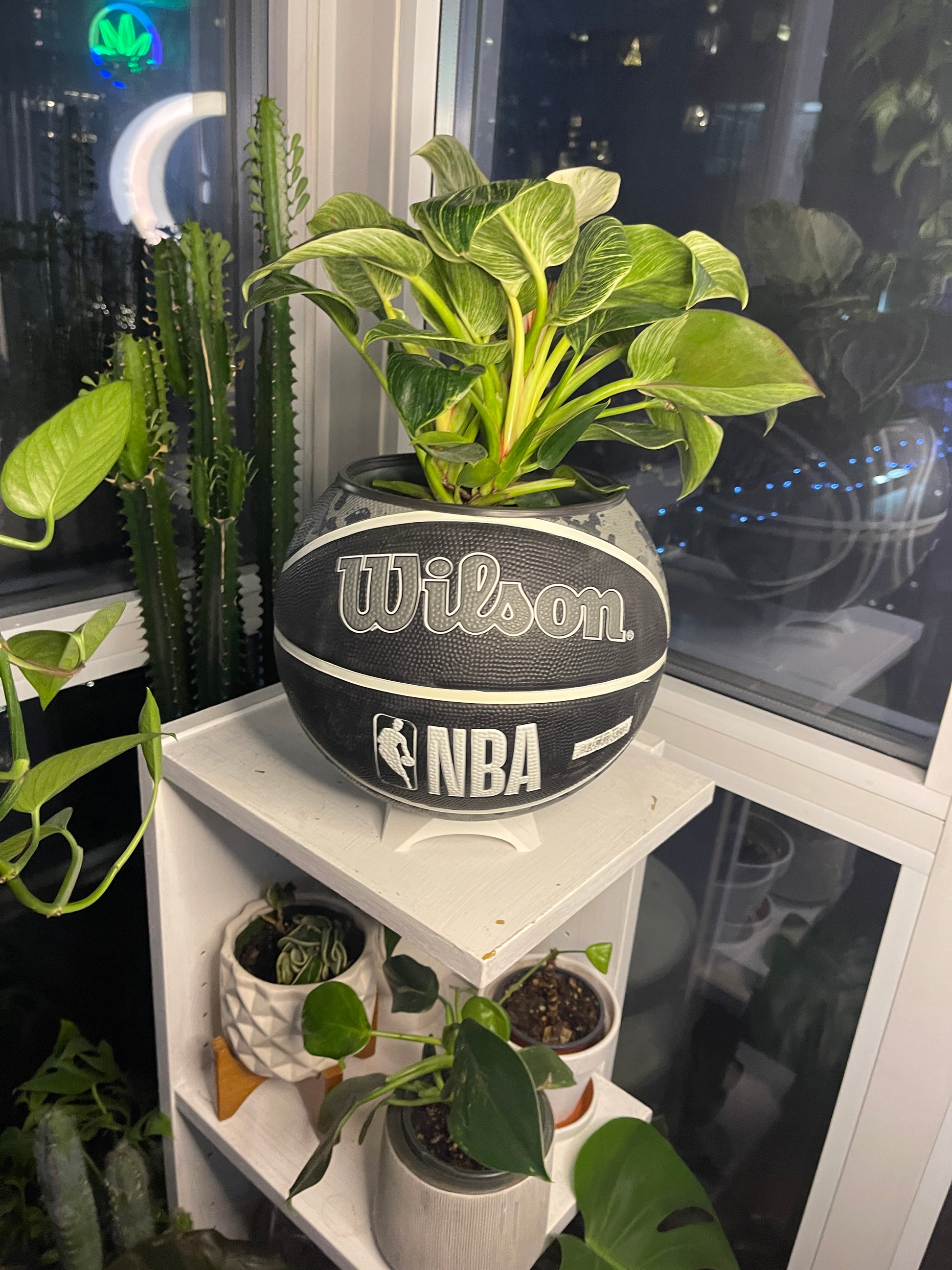 Large Basketball Planter (Brooklyn Nets - Tie Dye)