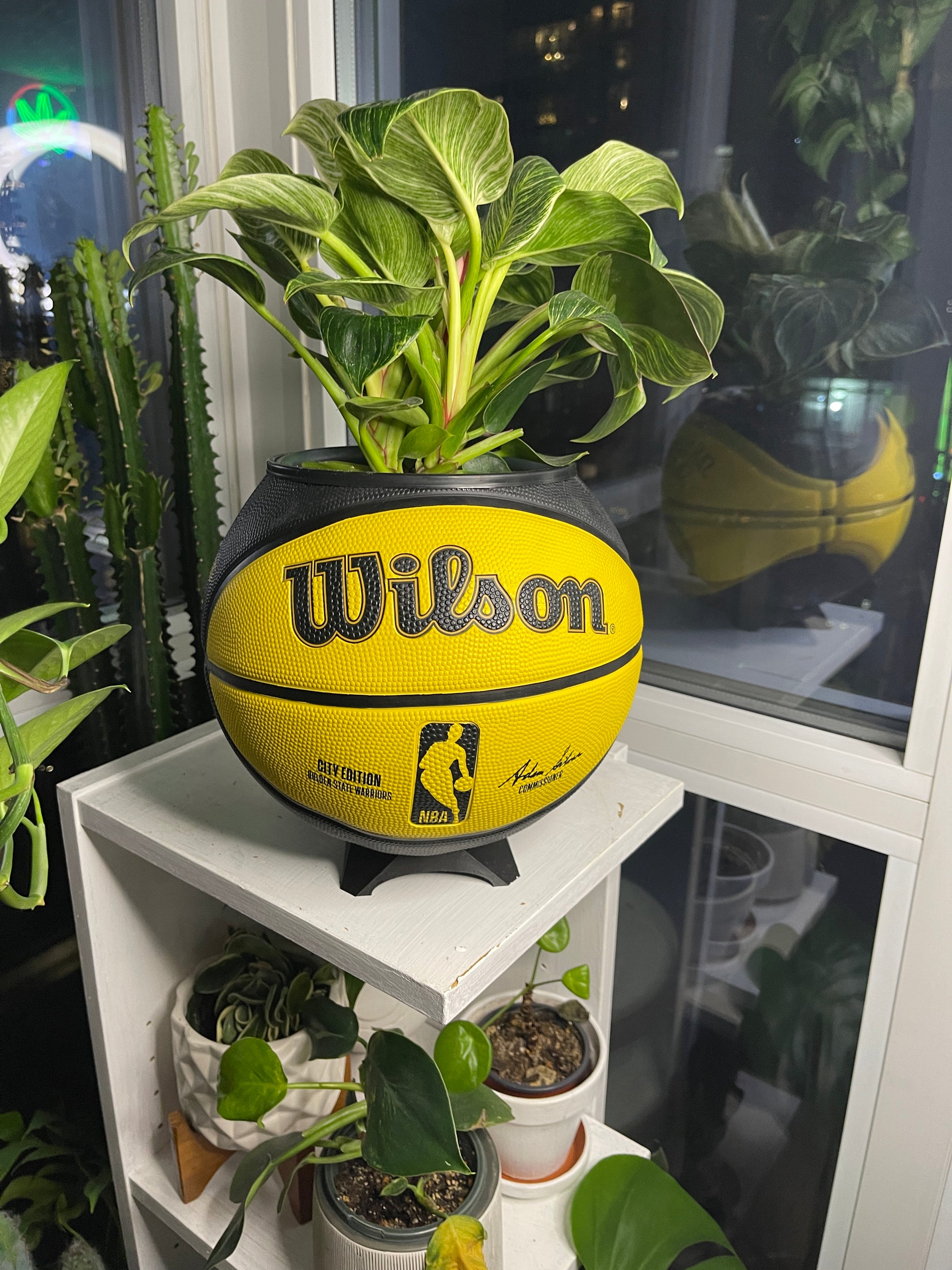 Large Basketball Planter (Golden State Warriors)