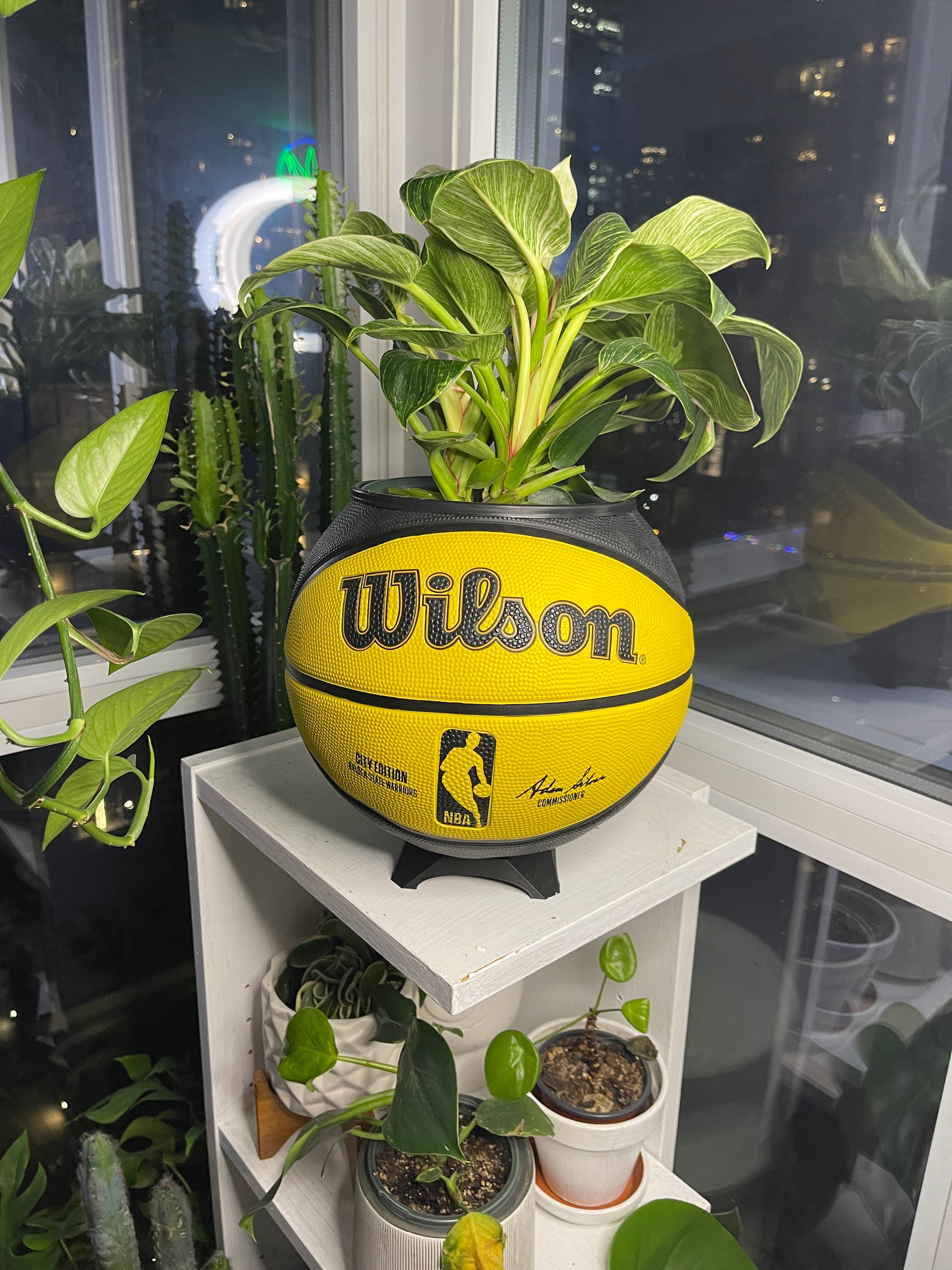 Large Basketball Planter (Golden State Warriors)