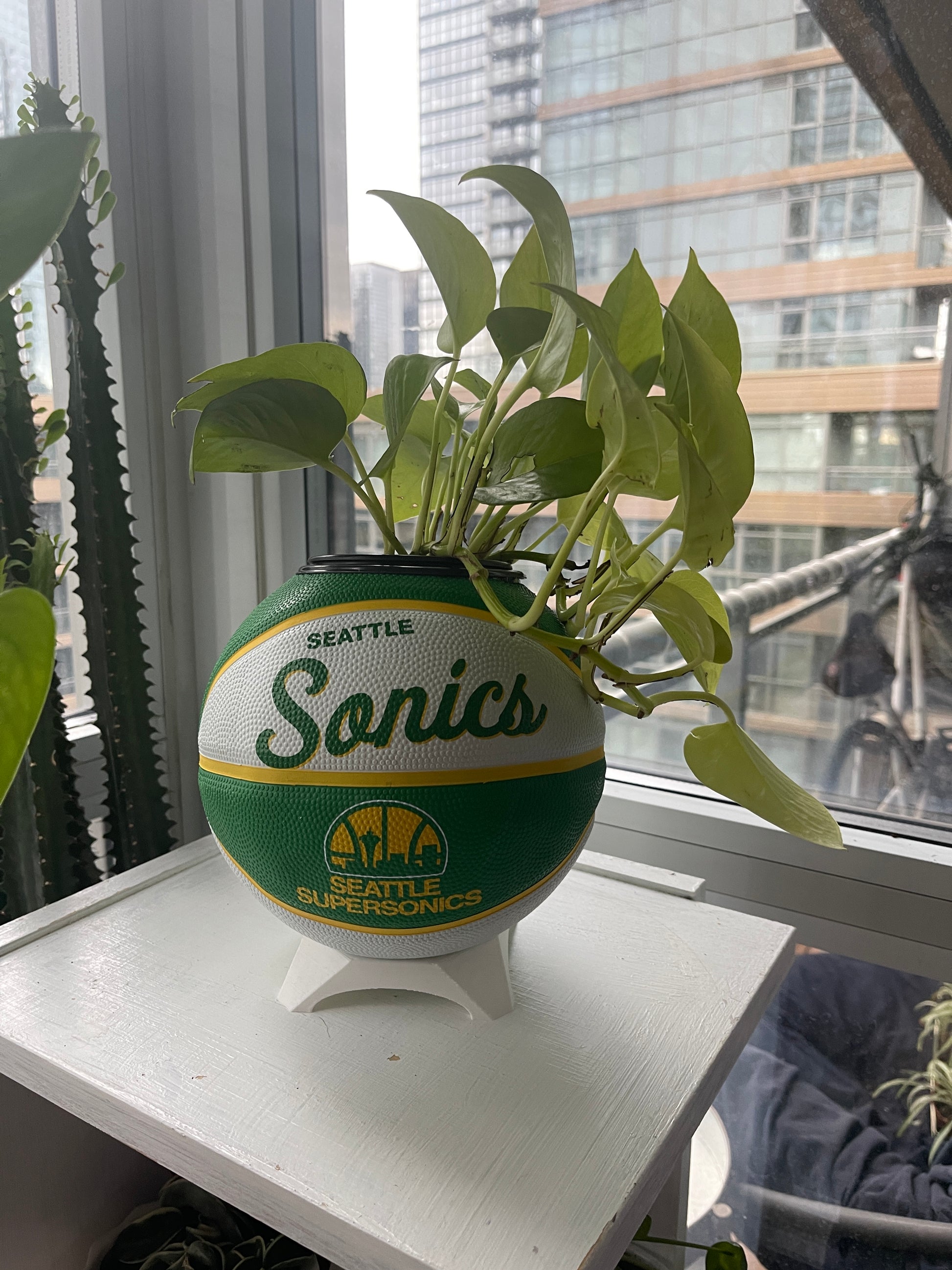 Mini Basketball Planter (Seattle Sonics)