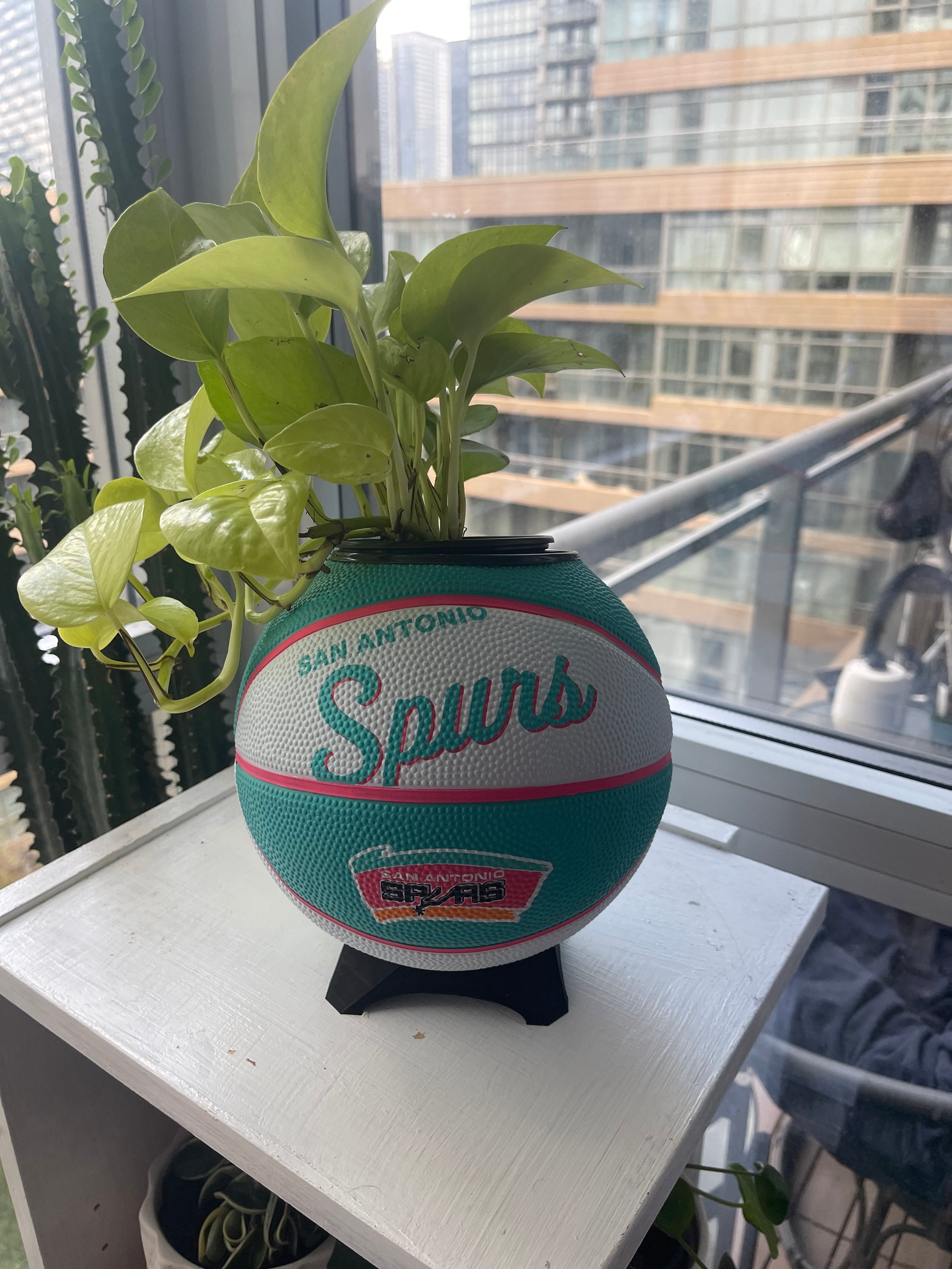 Mini Basketball Planter (San Antonio Spurs)