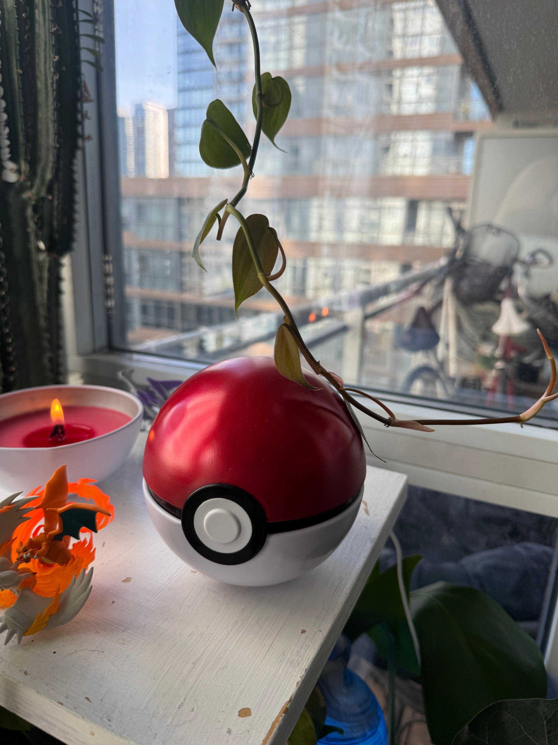 Poke Ball Candle (Pokemon)