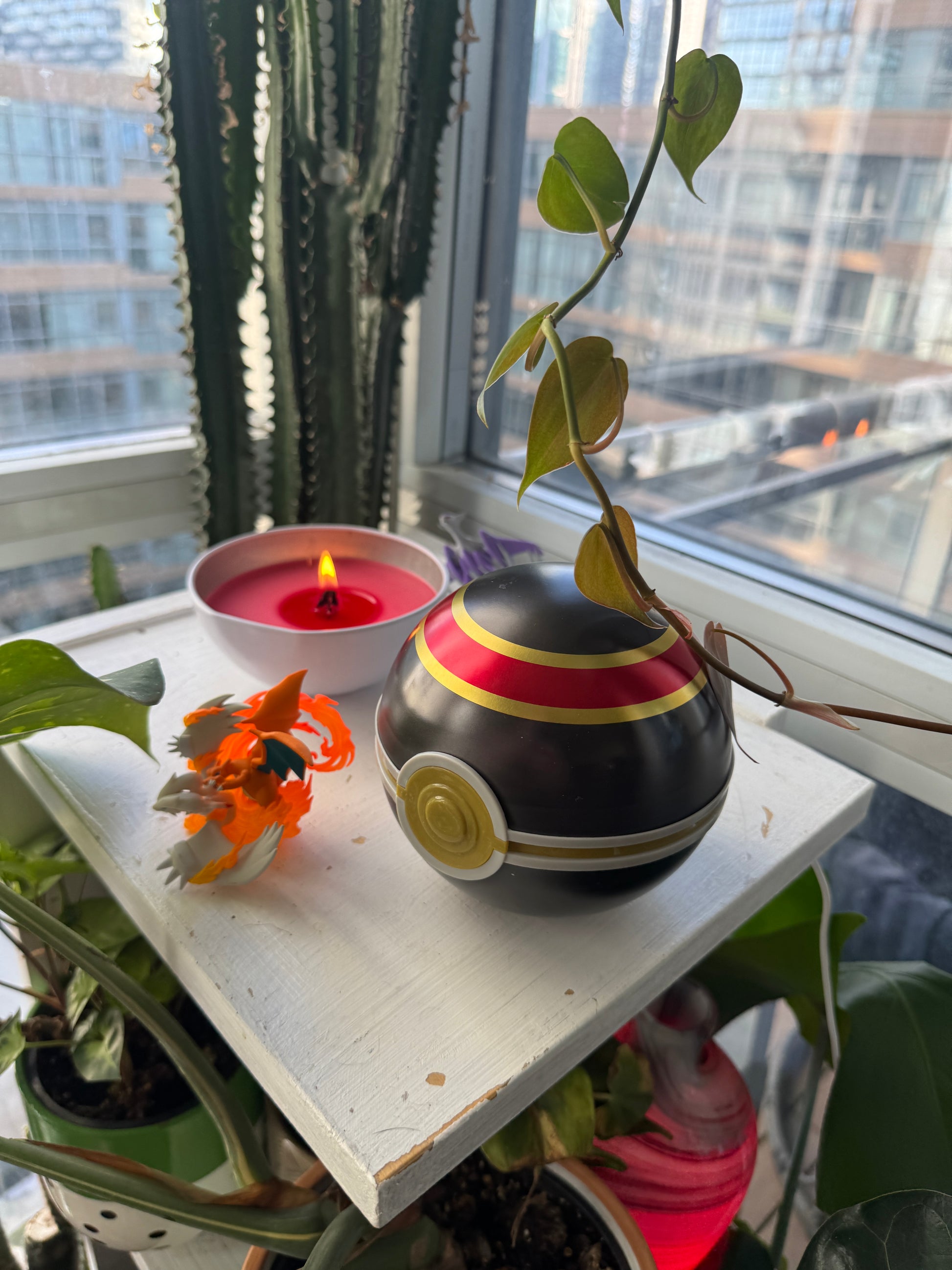Luxury Ball Candle (Pokemon)